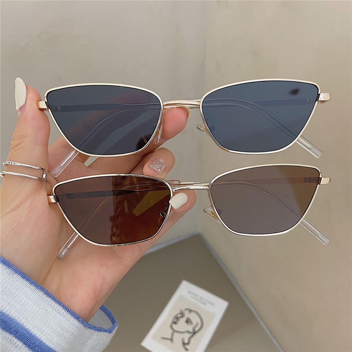 Photography Street - Fashionable Rhombus-Shaped Metal Sunglasses for Women,